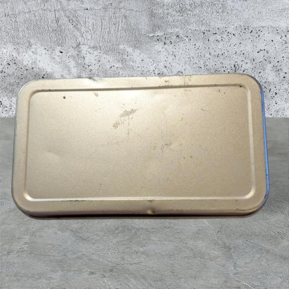 Pampered chef cookie cutters in tin box - Picture 5 of 5